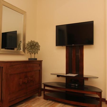 Charos Dormitel Otel Dumaguete City Dış mekan fotoğraf