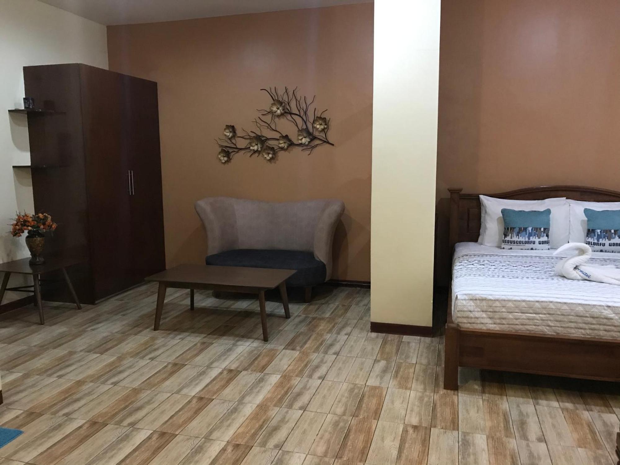 Charos Dormitel Otel Dumaguete City Dış mekan fotoğraf