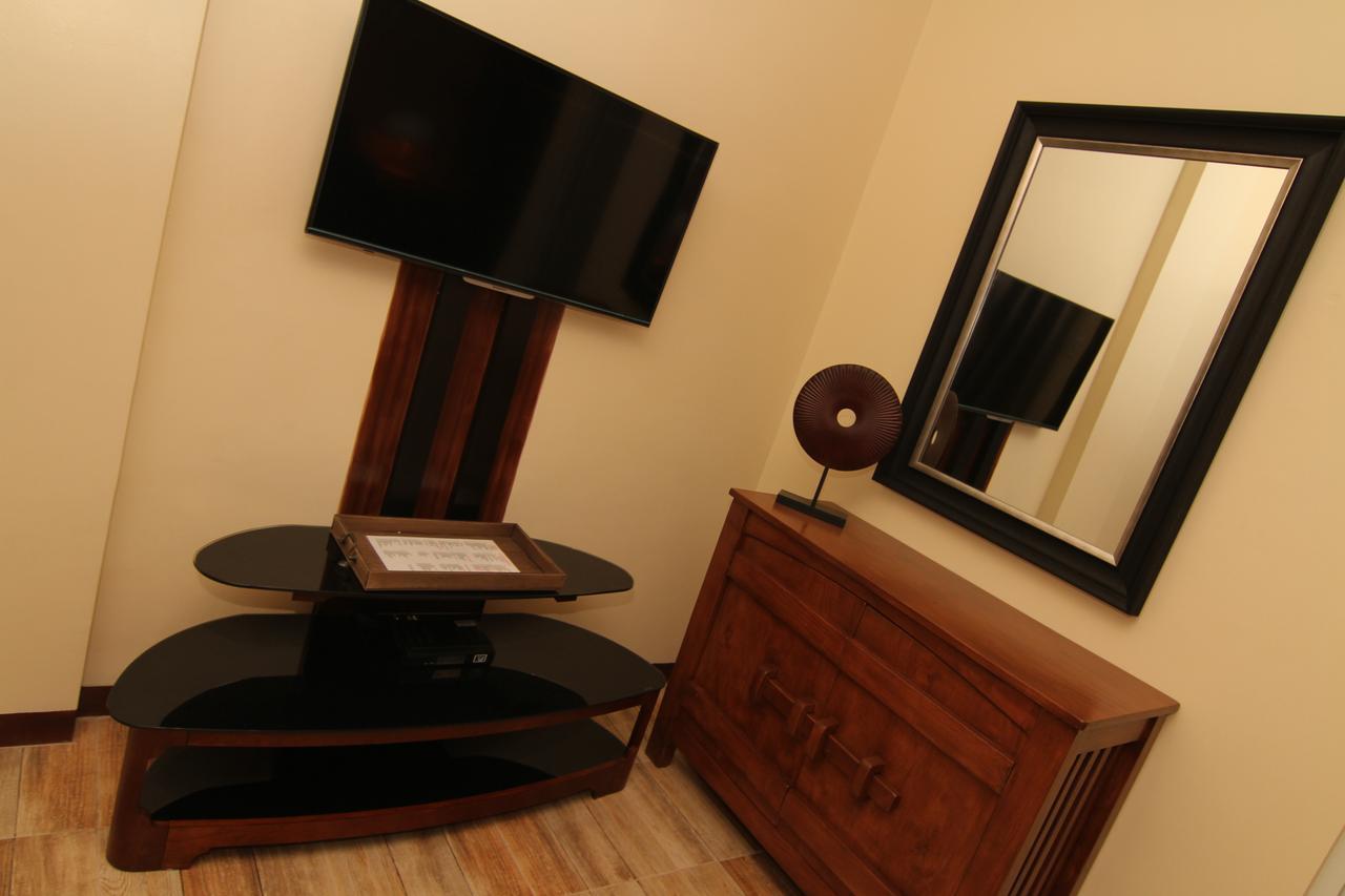 Charos Dormitel Otel Dumaguete City Dış mekan fotoğraf