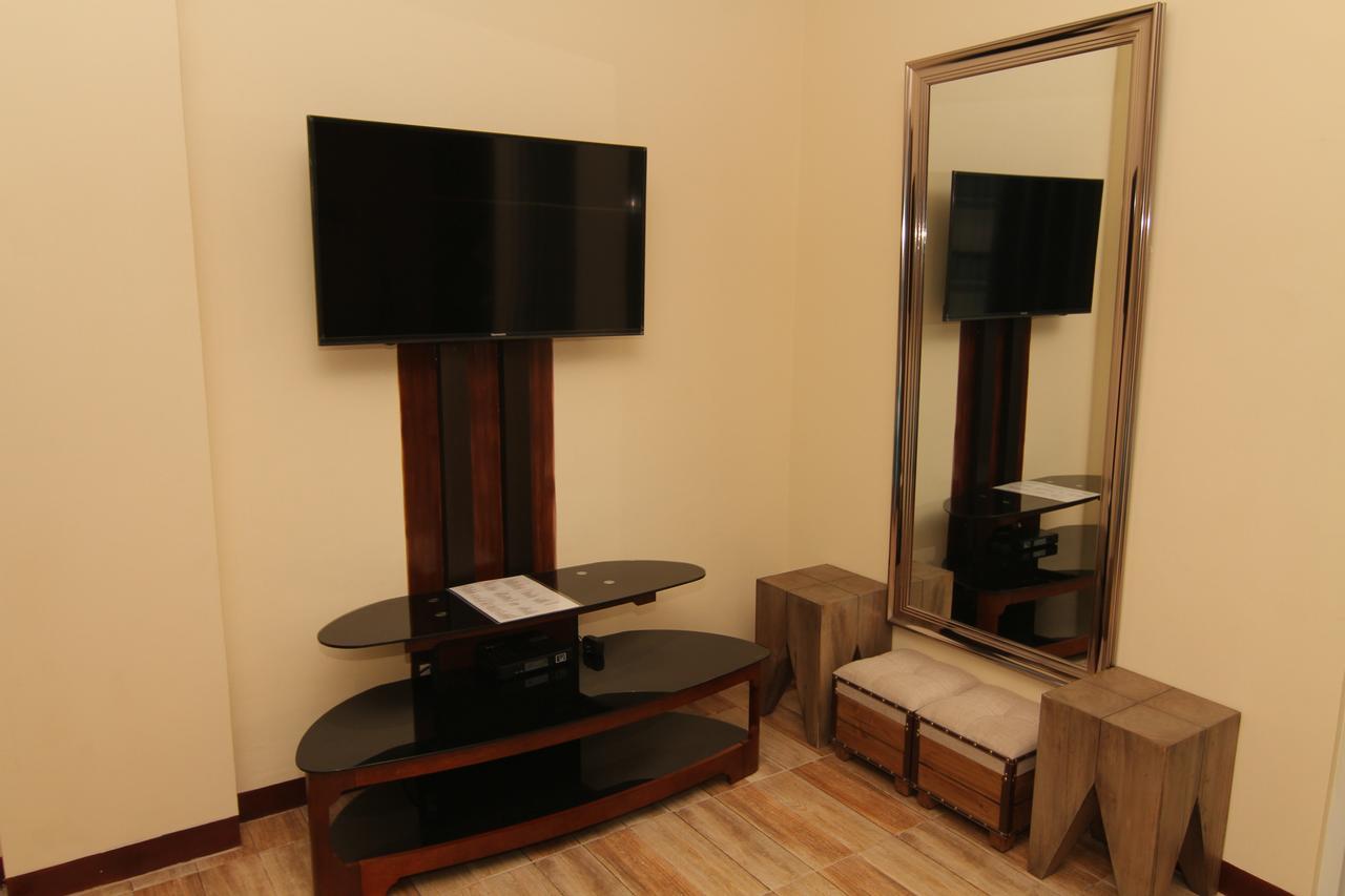 Charos Dormitel Otel Dumaguete City Dış mekan fotoğraf