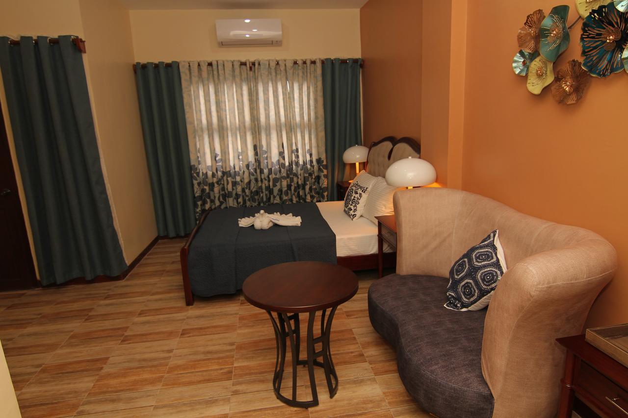 Charos Dormitel Otel Dumaguete City Dış mekan fotoğraf