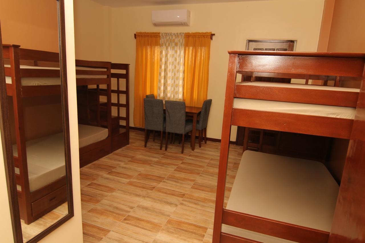 Charos Dormitel Otel Dumaguete City Dış mekan fotoğraf