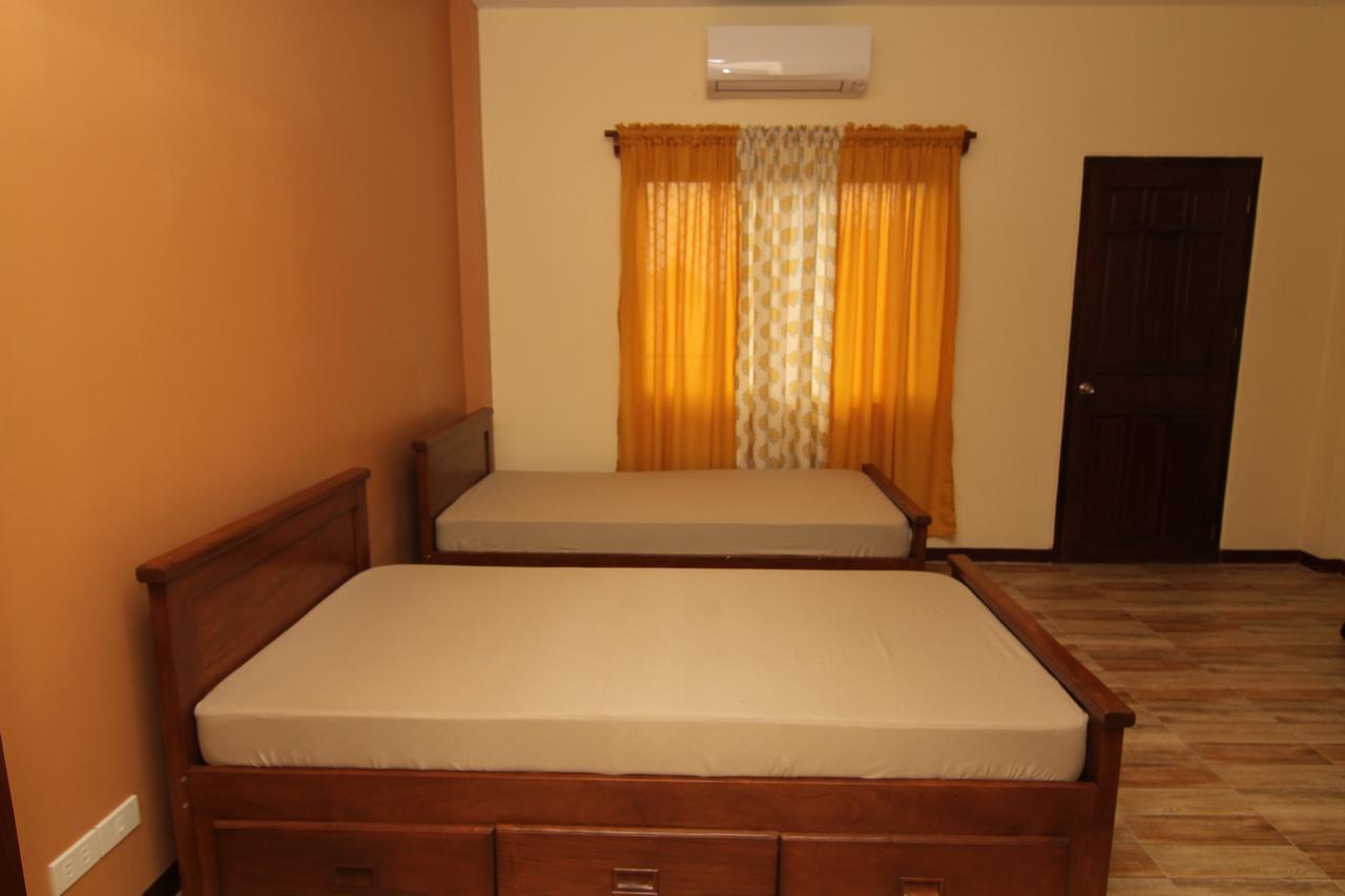 Charos Dormitel Otel Dumaguete City Dış mekan fotoğraf