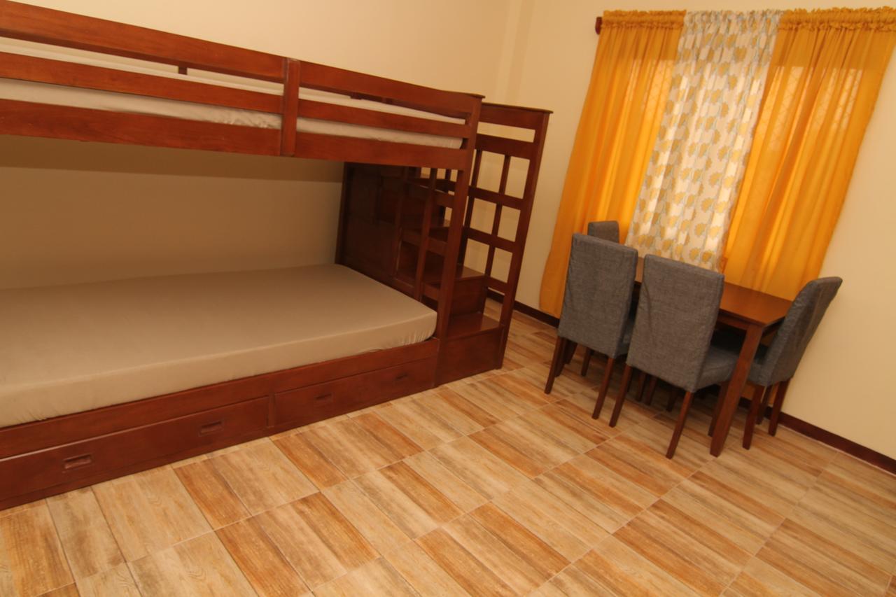 Charos Dormitel Otel Dumaguete City Dış mekan fotoğraf