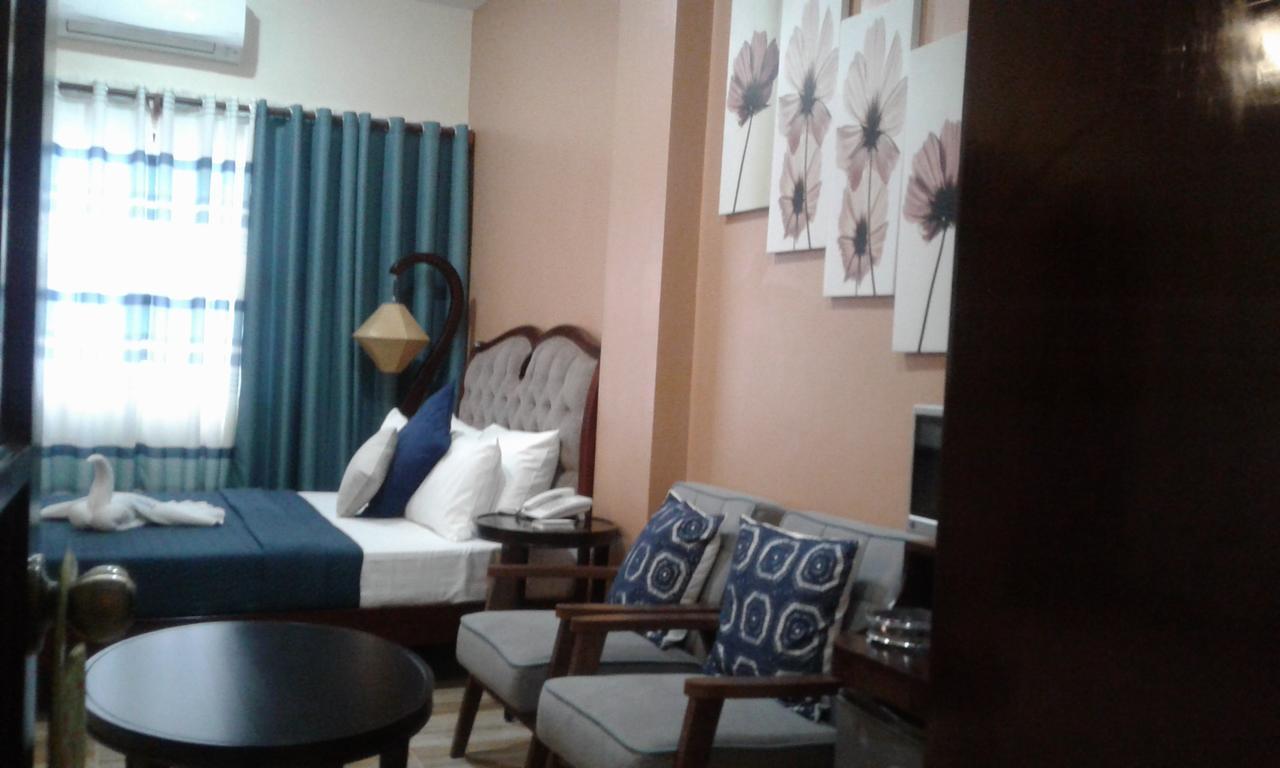 Charos Dormitel Otel Dumaguete City Dış mekan fotoğraf